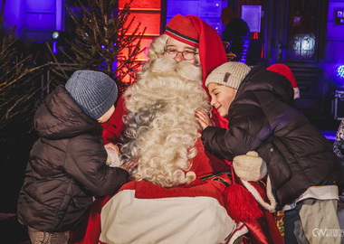 2024-12-06 Mikołaj zapalenie choinki (212)