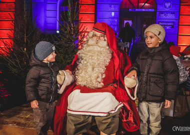 2024-12-06 Mikołaj zapalenie choinki (208)
