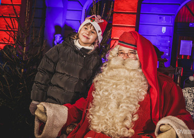 2024-12-06 Mikołaj zapalenie choinki (202)