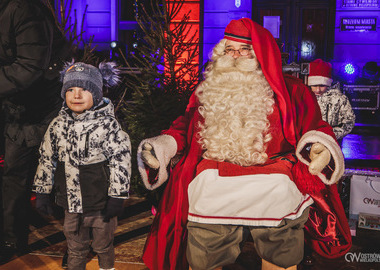 2024-12-06 Mikołaj zapalenie choinki (200)