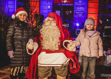 2024-12-06 Mikołaj zapalenie choinki (173)
