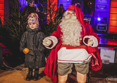 2024-12-06 Mikołaj zapalenie choinki (170)