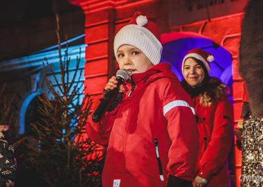 2024-12-06 Mikołaj zapalenie choinki (149)