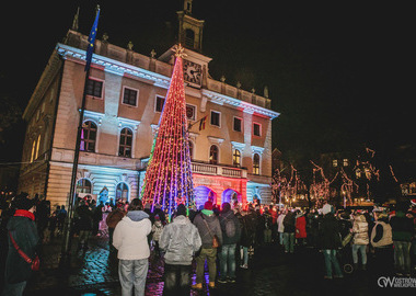 2024-12-06 Mikołaj zapalenie choinki (84)