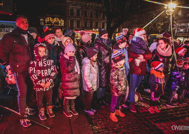 2024-12-06 Mikołaj zapalenie choinki (54)