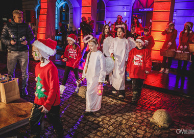 2024-12-06 Mikołaj zapalenie choinki (46)