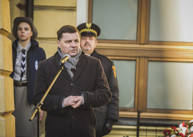 2025-01-19 Tablica pamiątkowa Lecha Kaczyńskiego (401)