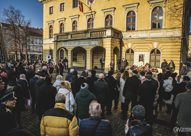 2025-01-19 Tablica pamiątkowa Lecha Kaczyńskiego (375)