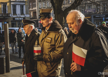 2025-01-19 Tablica pamiątkowa Lecha Kaczyńskiego (292)
