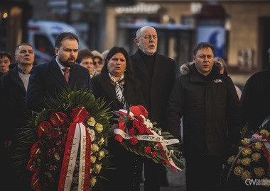 2025-01-19 Tablica pamiątkowa Lecha Kaczyńskiego (105)