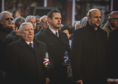 2025-01-19 Tablica pamiątkowa Lecha Kaczyńskiego (92)