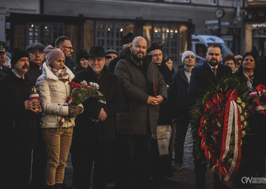 2025-01-19 Tablica pamiątkowa Lecha Kaczyńskiego (86)