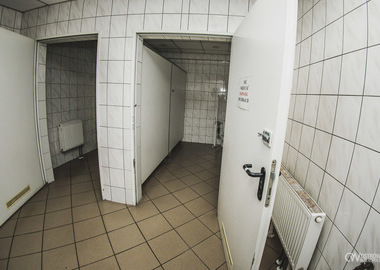 Toaleta na ostrowskim Rynku (4)