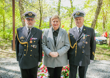 Uroczystości w Lesie Winiarskim (27.04.2025) (45)