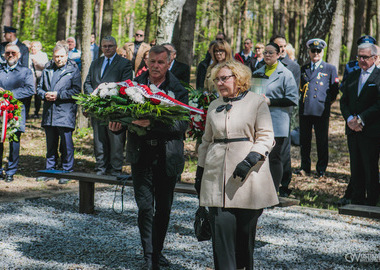 Uroczystości w Lesie Winiarskim (27.04.2025) (39)