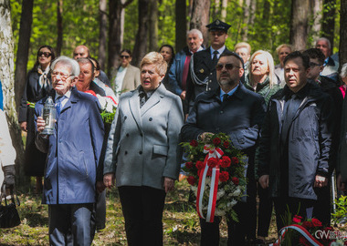 Uroczystości w Lesie Winiarskim (27.04.2025) (21)