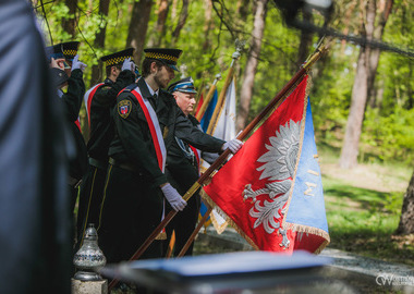 Uroczystości w Lesie Winiarskim (27.04.2025) (20)