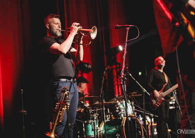 2025-03-17 Raz Dwa Trzy Dzień kobiet koncert (131)