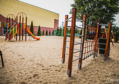 Nowy plac zabaw przy SP7 (23)