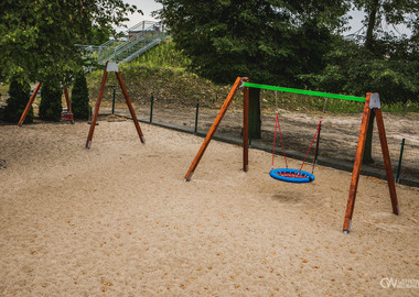 Nowy plac zabaw przy SP7 (20)