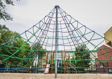 Nowy plac zabaw przy SP7 (12)
