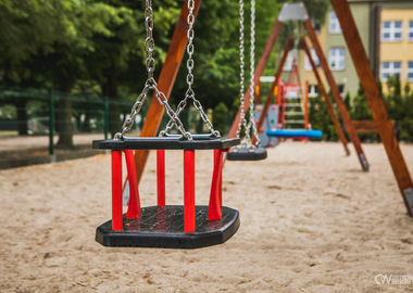 Nowy plac zabaw przy SP7 (11)