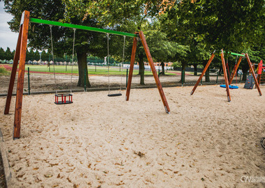 Nowy plac zabaw przy SP7 (10)