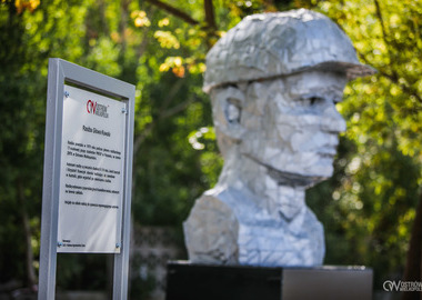 Rzeźba „GŁOWA KOWALA” wraca do dawnej świetności (18)