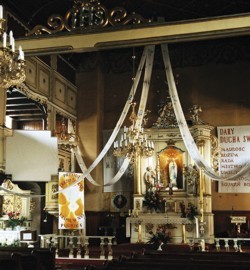 Kościół pw. Najświętszej Maryi Panny Królowej Polski - wnętrze1 - C.Janiszewslo