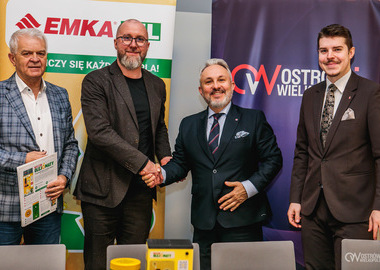 Olejomaty staną w Ostrowie Wielkopolskim. Podpisanie umowy (21)