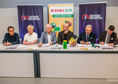 Olejomaty staną w Ostrowie Wielkopolskim. Podpisanie umowy (20)