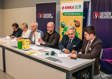 Olejomaty staną w Ostrowie Wielkopolskim. Podpisanie umowy (19)