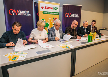 Olejomaty staną w Ostrowie Wielkopolskim. Podpisanie umowy (7)