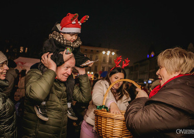 Rozświetlamy ostrowską choinkę. 2025 (43)