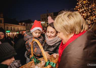 2025-12-06 Odpalenie choinki (228)