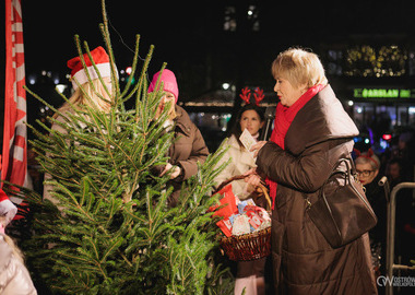 2025-12-06 Odpalenie choinki (210)