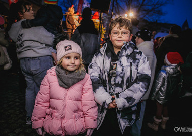 2025-12-06 Odpalenie choinki (86)