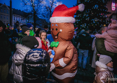 2025-12-06 Odpalenie choinki (33)