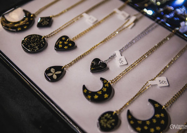 2025-12-07 Kiermasz sztuki synagoa (86)