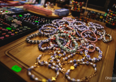 2025-12-07 Kiermasz sztuki synagoa (20)