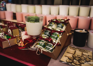 2025-12-07 Kiermasz sztuki synagoa (3)