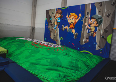 2026-04-21 Jump Planet (1)