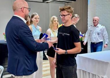 Nowi ratownicy zasilili ostrowski WOPR (18)