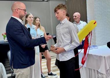 Nowi ratownicy zasilili ostrowski WOPR (14)