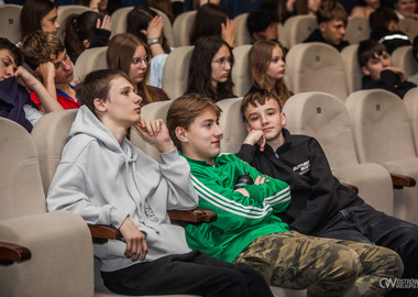Uczniowie ostrowskich szkół poznawali świat zawodów (13)