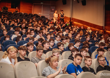 Uczniowie ostrowskich szkół poznawali świat zawodów (10)