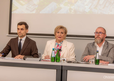 Budżet za 2025 rok z nadwyżką operacyjną i wysokim poziomem inwestycji. Konferencja prasowa (1)