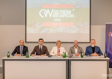 Budżet za 2025 rok z nadwyżką operacyjną i wysokim poziomem inwestycji. Konferencja prasowa (17)