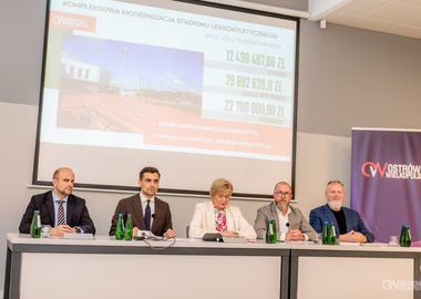 Budżet za 2025 rok z nadwyżką operacyjną i wysokim poziomem inwestycji. Konferencja prasowa (12)