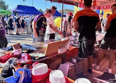 Żużel wyszedł poza stadion (9)